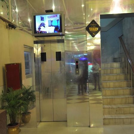 Oyo Premium Railway Station Patna Hotel Patna  Buitenkant foto