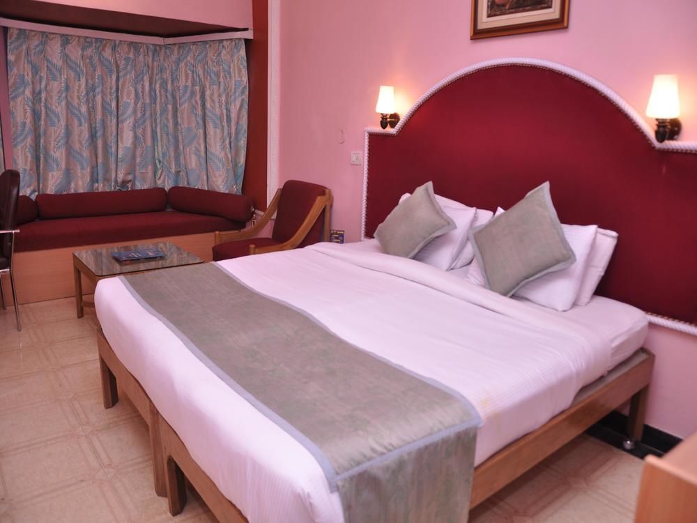 Oyo Premium Railway Station Patna Hotel Patna  Buitenkant foto