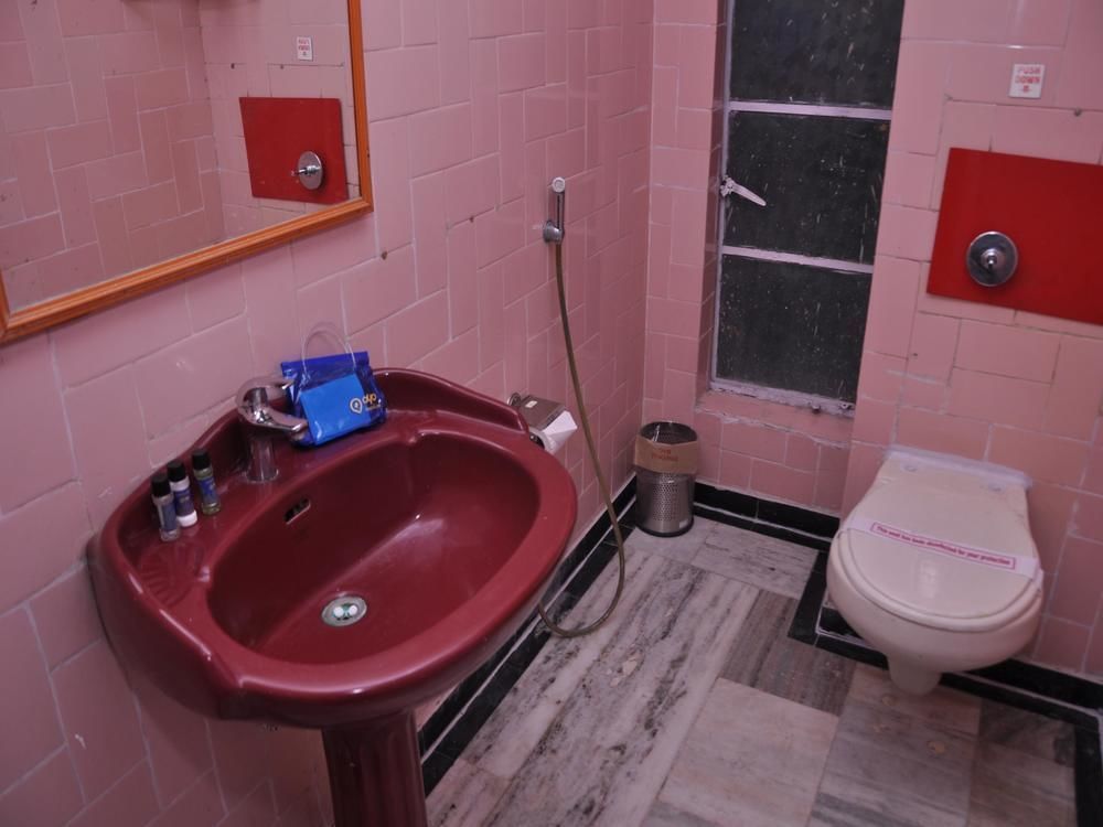 Oyo Premium Railway Station Patna Hotel Patna  Buitenkant foto