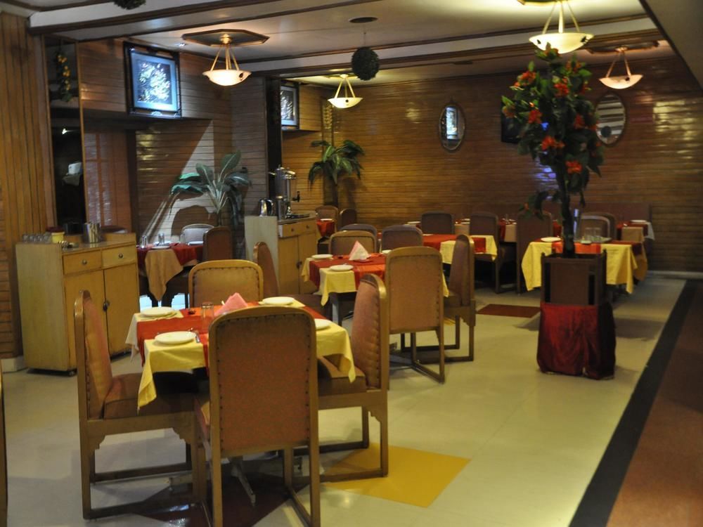 Oyo Premium Railway Station Patna Hotel Patna  Buitenkant foto