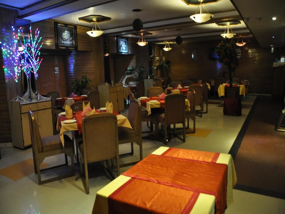 Oyo Premium Railway Station Patna Hotel Patna  Buitenkant foto