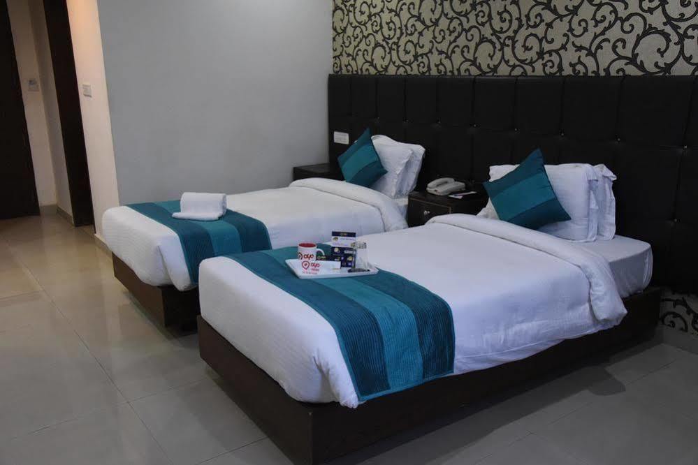 Oyo Premium Railway Station Patna Hotel Patna  Buitenkant foto