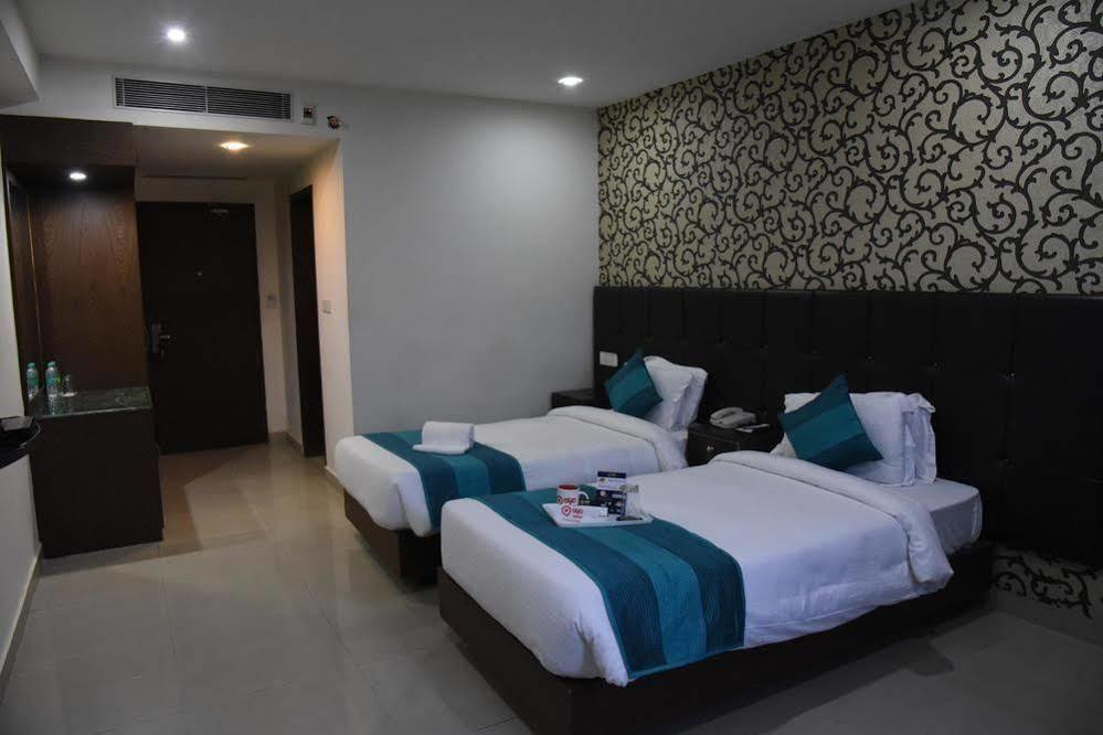 Oyo Premium Railway Station Patna Hotel Patna  Buitenkant foto